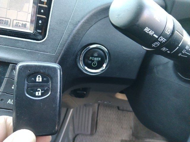 TOYOTA PRIUS 2010 Image 31