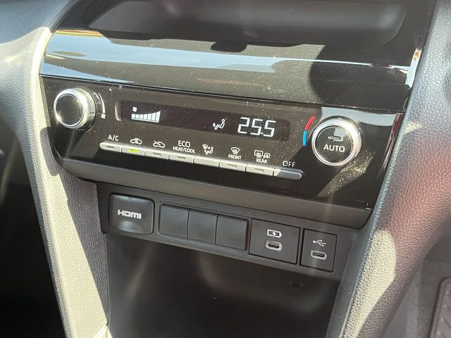 TOYOTA YARIS CROSS HYBRID 2024 Image 31