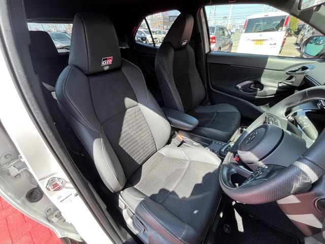 TOYOTA YARIS CROSS HYBRID 2024 Image 31