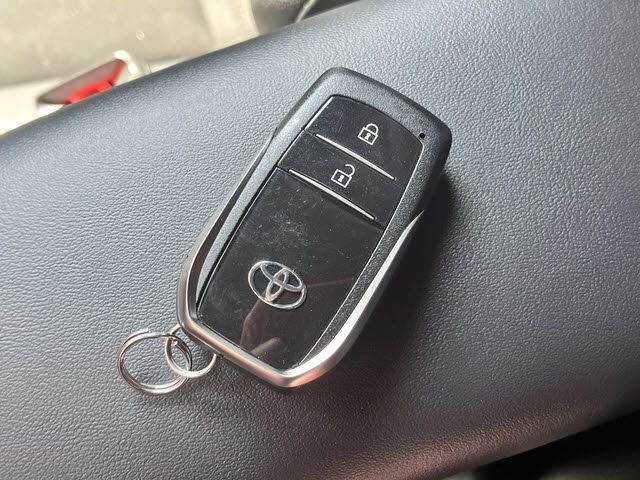 TOYOTA YARIS CROSS HYBRID 2024 Image 31