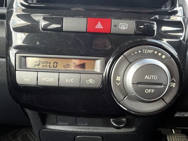 DAIHATSU TANTO 2013 Image 31