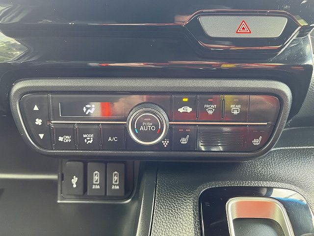 HONDA N BOX CUSTOM 2021 Image 31