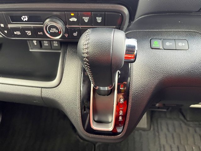 HONDA N BOX CUSTOM 2021 Image 31