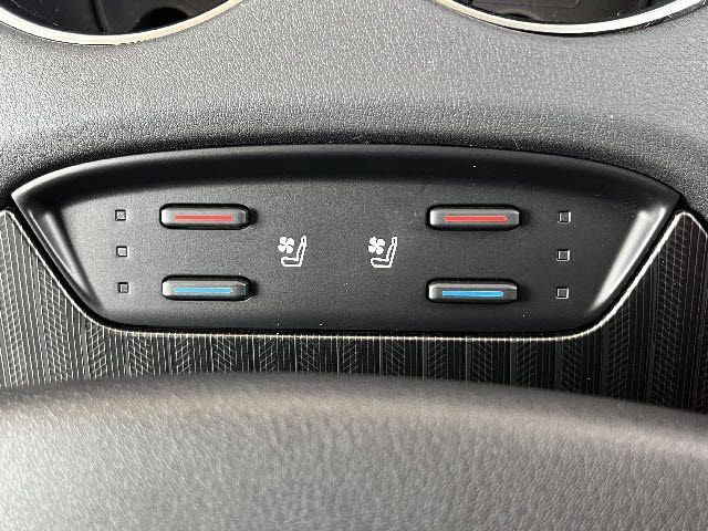 TOYOTA HARRIER 2WD 2024 Image 31