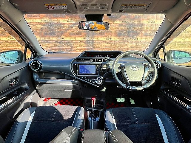 TOYOTA AQUA 2017 Image 31