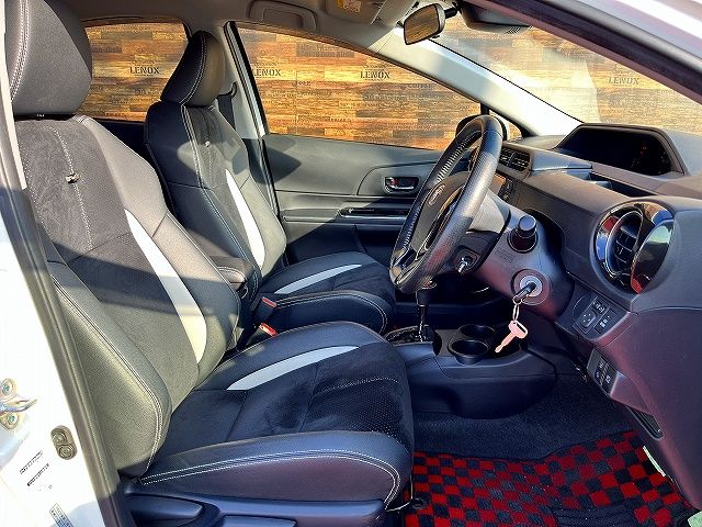 TOYOTA AQUA 2017 Image 31