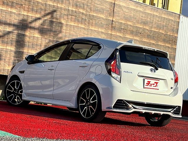 TOYOTA AQUA 2017 Image 31