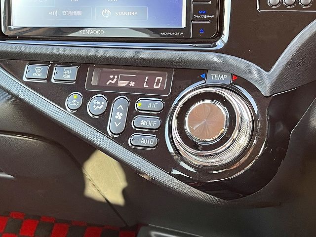 TOYOTA AQUA 2017 Image 31