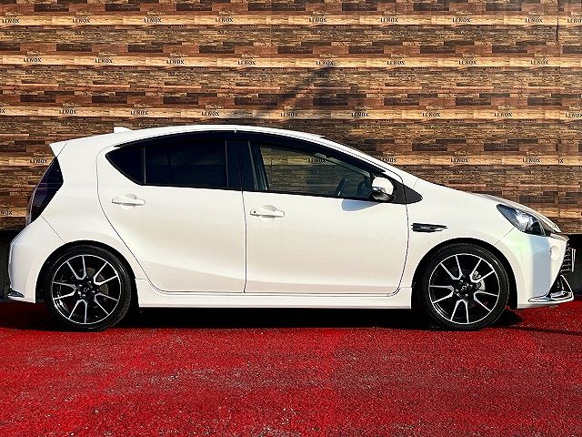 TOYOTA AQUA 2017 Image 31