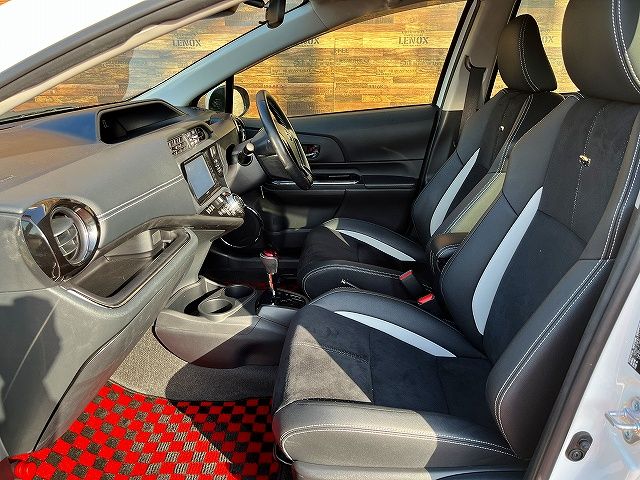 TOYOTA AQUA 2017 Image 31