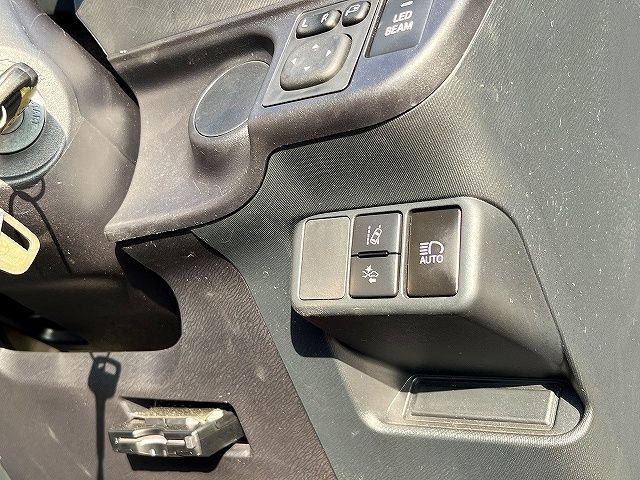 TOYOTA AQUA 2017 Image 31