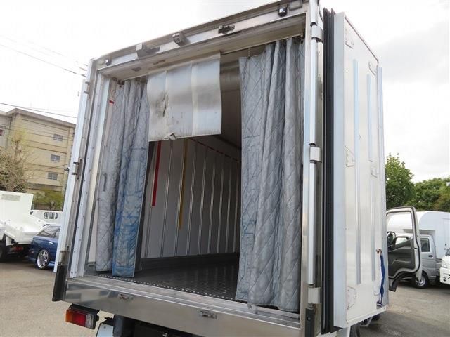 HINO DUTRO 2018 Image 31