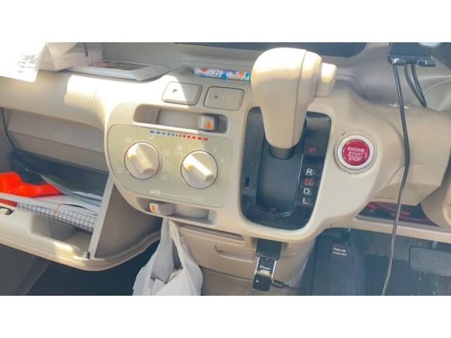 HONDA N_BOX 2012 Image 31