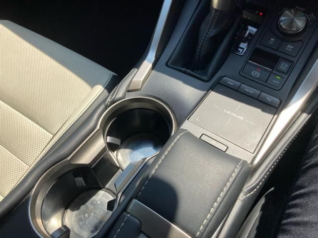 TOYOTA LEXUS NX300H 2017 Image 31