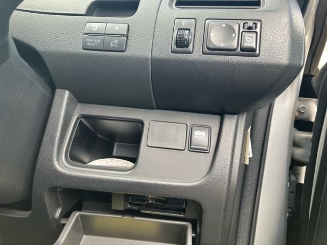 NISSAN SERENA  WG 2011 Image 31