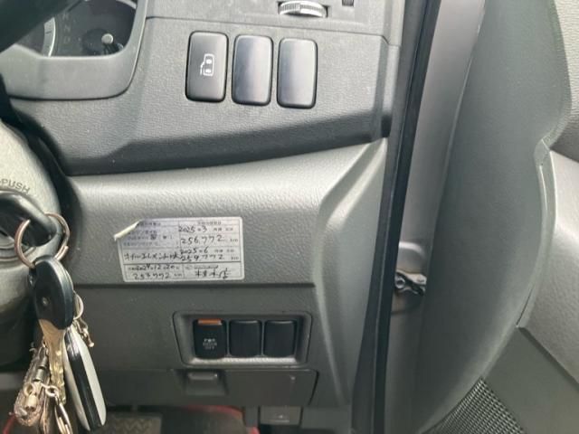 TOYOTA ISIS 4WD 2007 Image 31