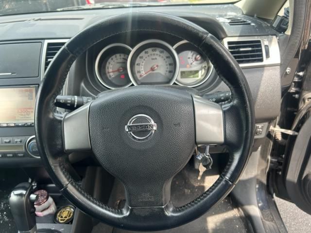 NISSAN TIIDA 2010 Image 31