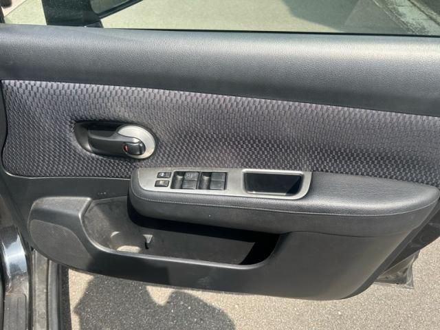 NISSAN TIIDA 2010 Image 31