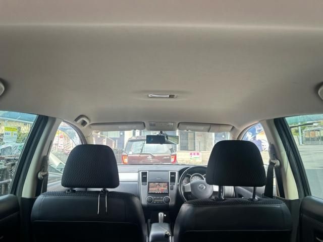 NISSAN TIIDA 2010 Image 31