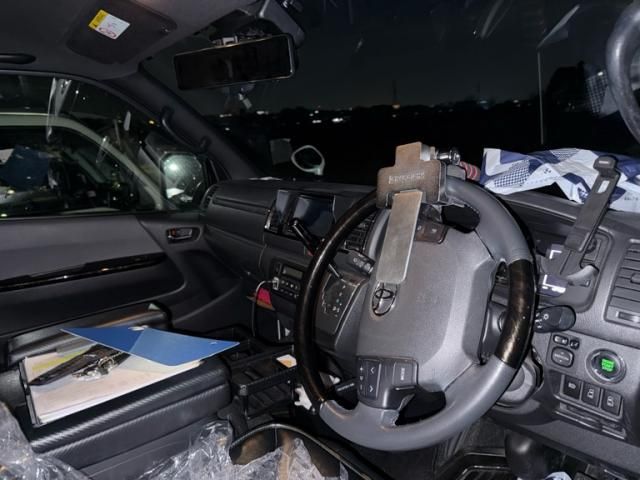 TOYOTA HIACE VAN 2WD 2020 Image 31