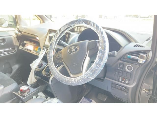 TOYOTA VOXY 2021 Image 31