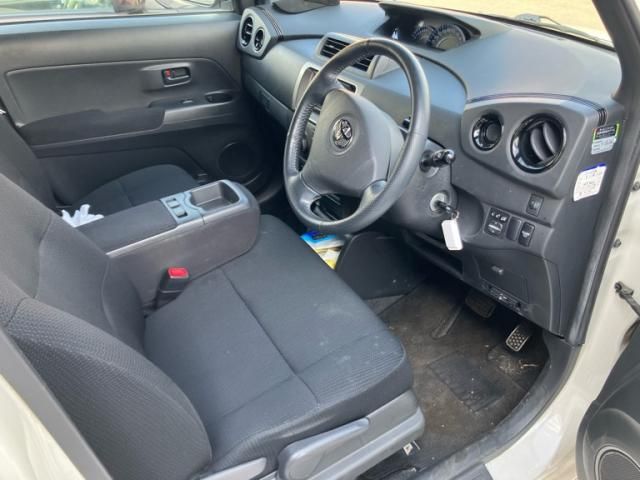 TOYOTA BB 2009 Image 31