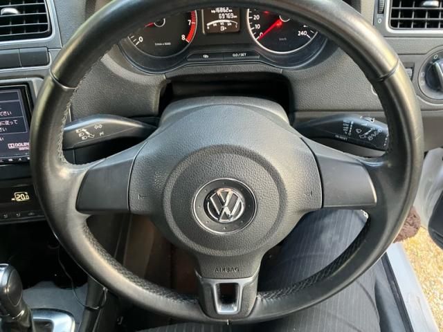 VOLKSWAGEN POLO 2011 Image 31