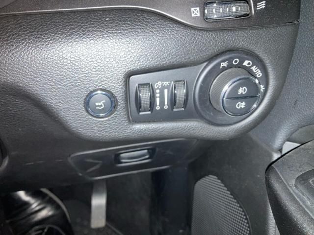 JEEP CHEROKEE 2019 Image 31