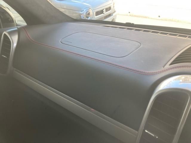 PORSCHE CAYENNE 2017 Image 31