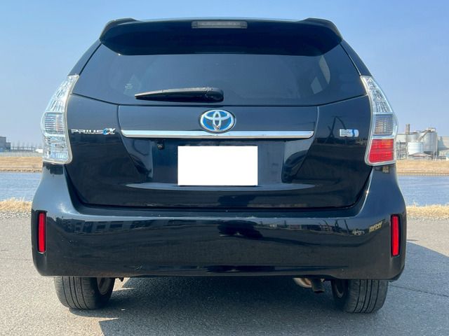 TOYOTA PRIUS ALPHA 2012 Image 31