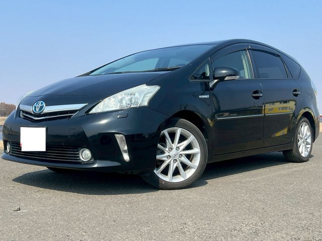 TOYOTA PRIUS ALPHA 2012 Image 31