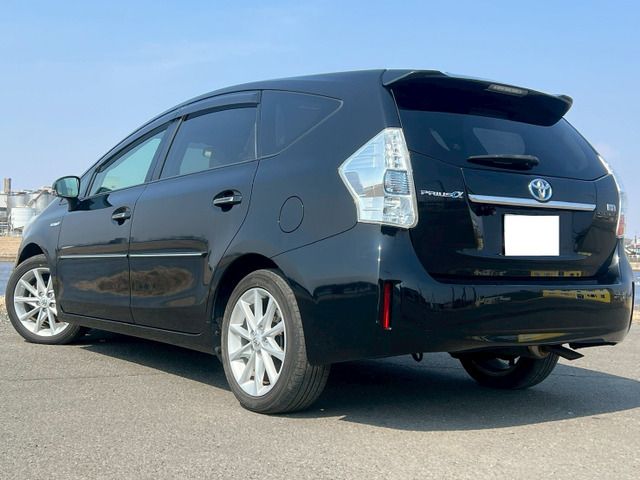 TOYOTA PRIUS ALPHA 2012 Image 31