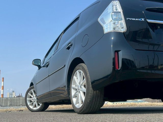 TOYOTA PRIUS ALPHA 2012 Image 31