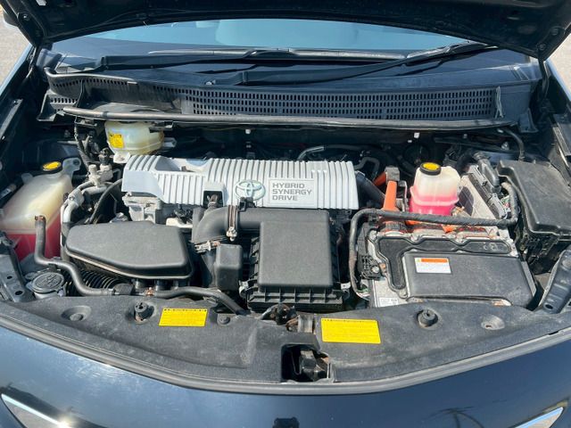 TOYOTA PRIUS ALPHA 2012 Image 31