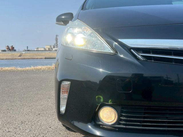 TOYOTA PRIUS ALPHA 2012 Image 31