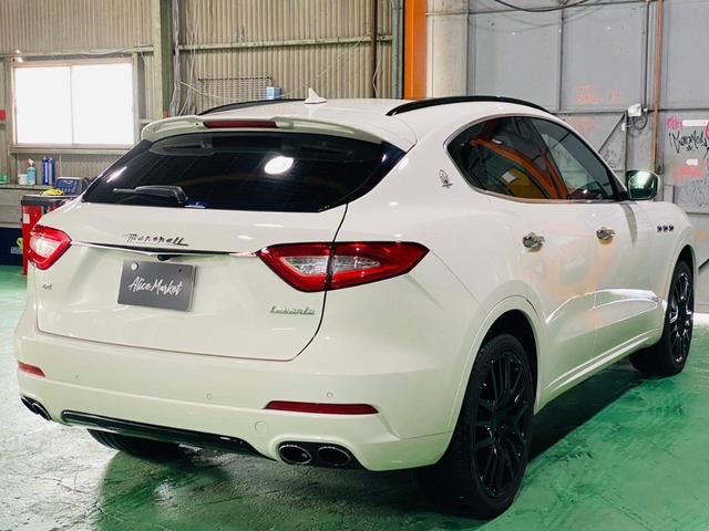 MASERATI LEVANTE 2018 Image 31