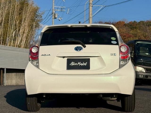 TOYOTA AQUA 2012 Image 31