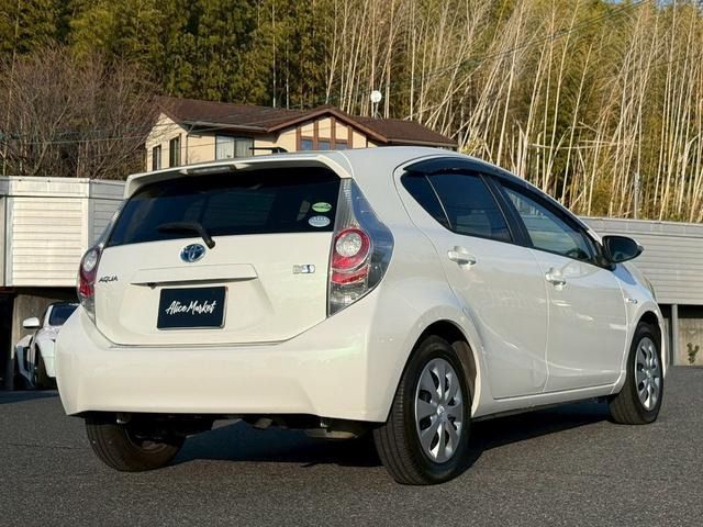 TOYOTA AQUA 2012 Image 31