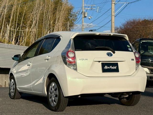 TOYOTA AQUA 2012 Image 31