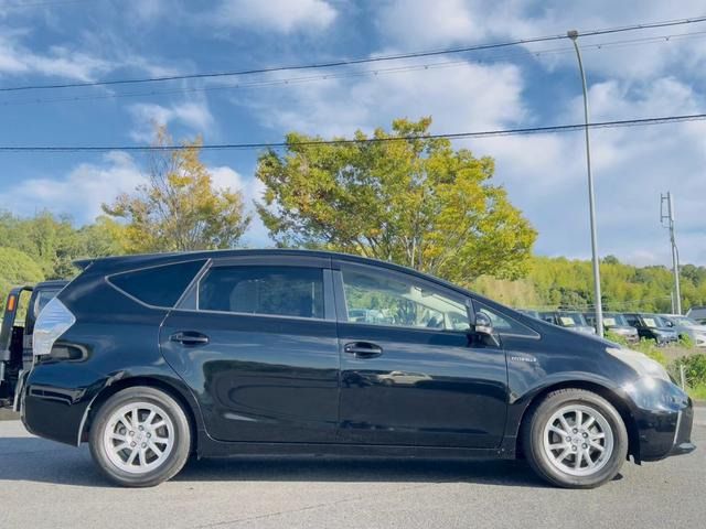 TOYOTA PRIUS ALPHA 2012 Image 31