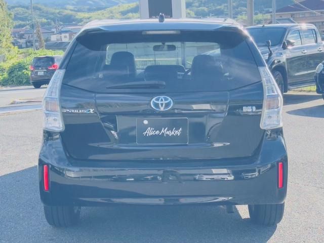 TOYOTA PRIUS ALPHA 2012 Image 31