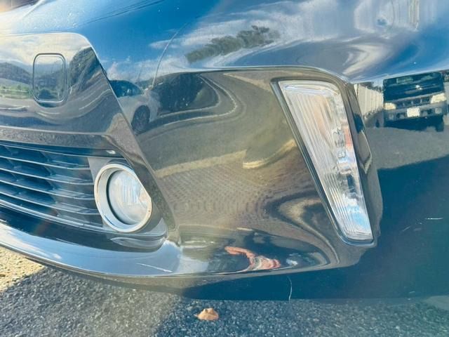 TOYOTA PRIUS ALPHA 2012 Image 31