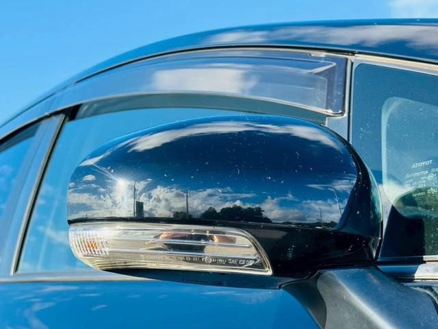 TOYOTA PRIUS ALPHA 2012 Image 31