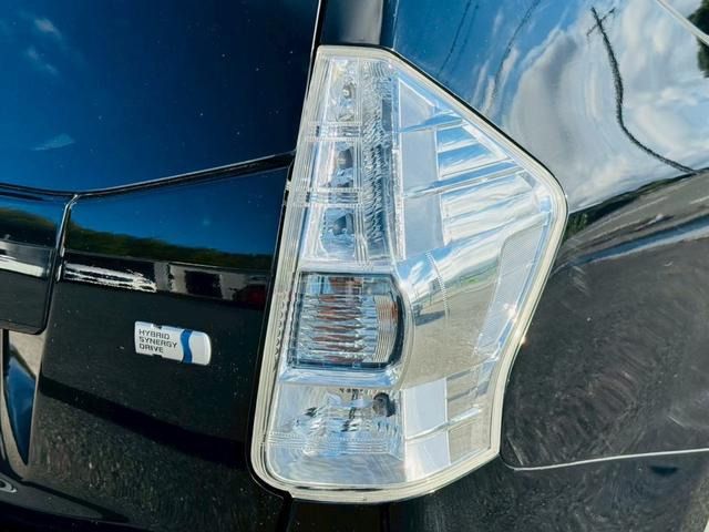 TOYOTA PRIUS ALPHA 2012 Image 31