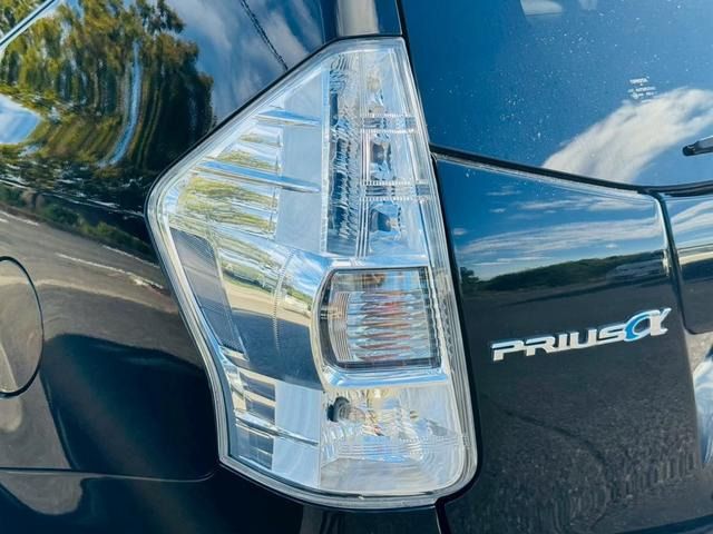 TOYOTA PRIUS ALPHA 2012 Image 31