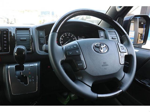 TOYOTA HIACE VAN 4WD 2025 Image 31