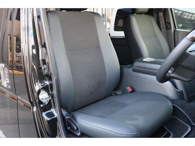 TOYOTA HIACE VAN 4WD 2025 Image 31