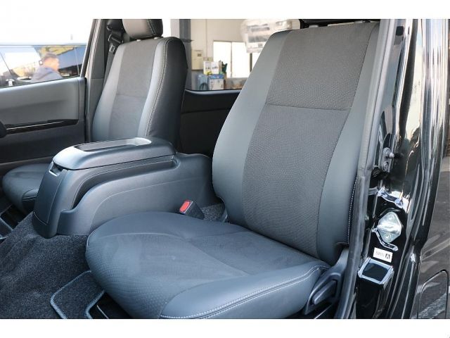 TOYOTA HIACE VAN 4WD 2025 Image 31