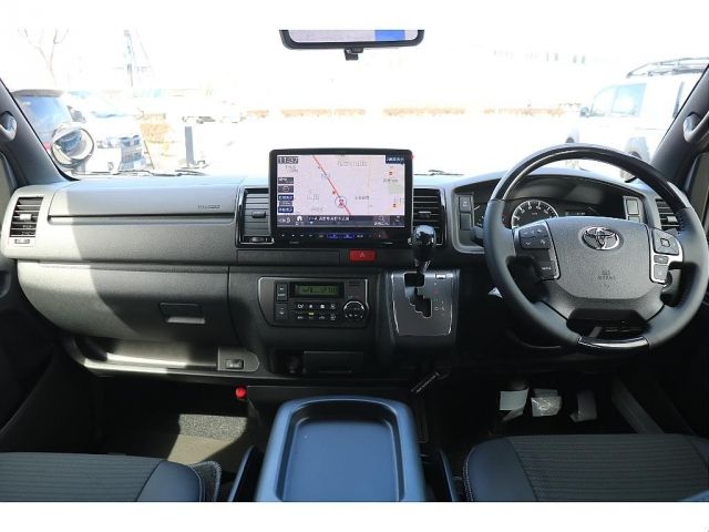 TOYOTA HIACE VAN 4WD 2025 Image 31