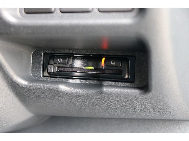 TOYOTA HIACE VAN 4WD 2025 Image 31